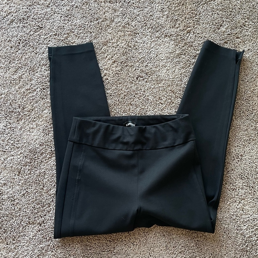 High waisted pull on ankle pant